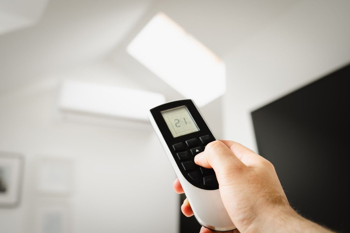 4 cách dùng máy lạnh tiết kiệm điện mùa nóng