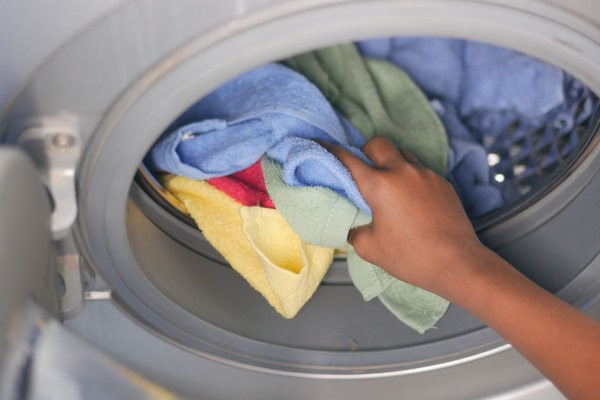 Vệ sinh lồng máy giặt tại nhà chỉ trong 30 phút
